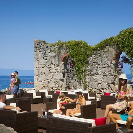 Willa Aminess Younique Gaia *