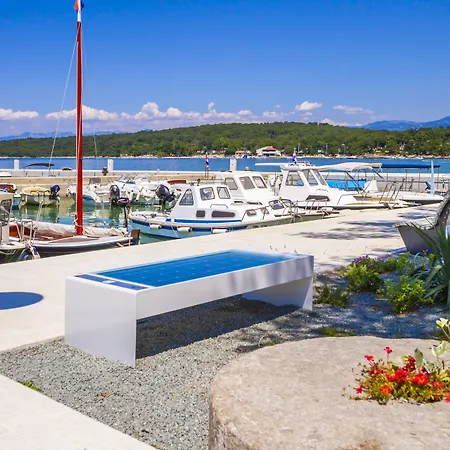 Aminess Younique Gaia Nijvice