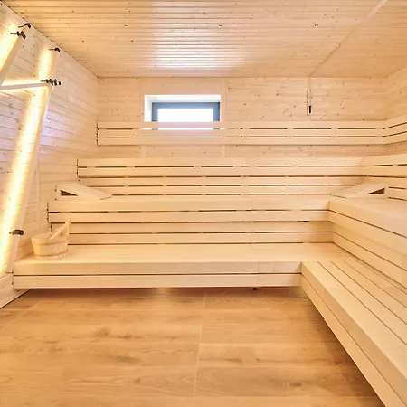 Willa Aminess Younique Gaia