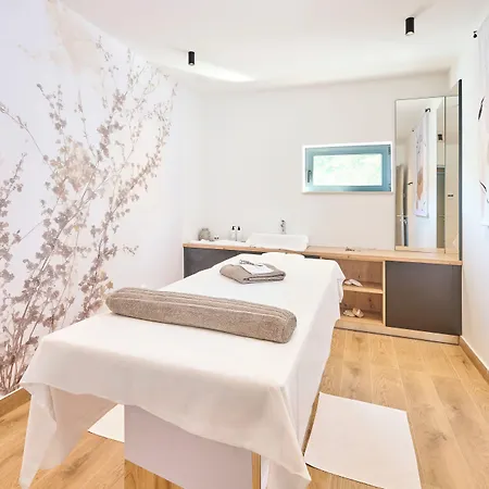 Aminess Younique Gaia Willa *